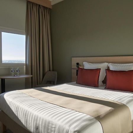 Hotel Akena Troyes - La Chapelle St-Luc Les Noes-pres-Troyes 外观 照片